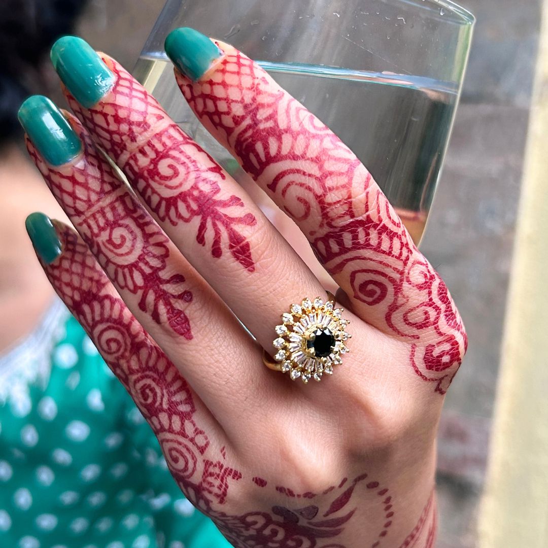 Black Round American Diamond Finger- Ring