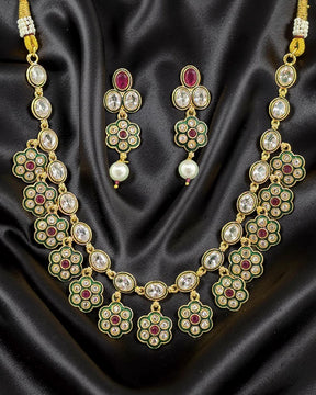 Suvarna Golden Kundan Necklace Set