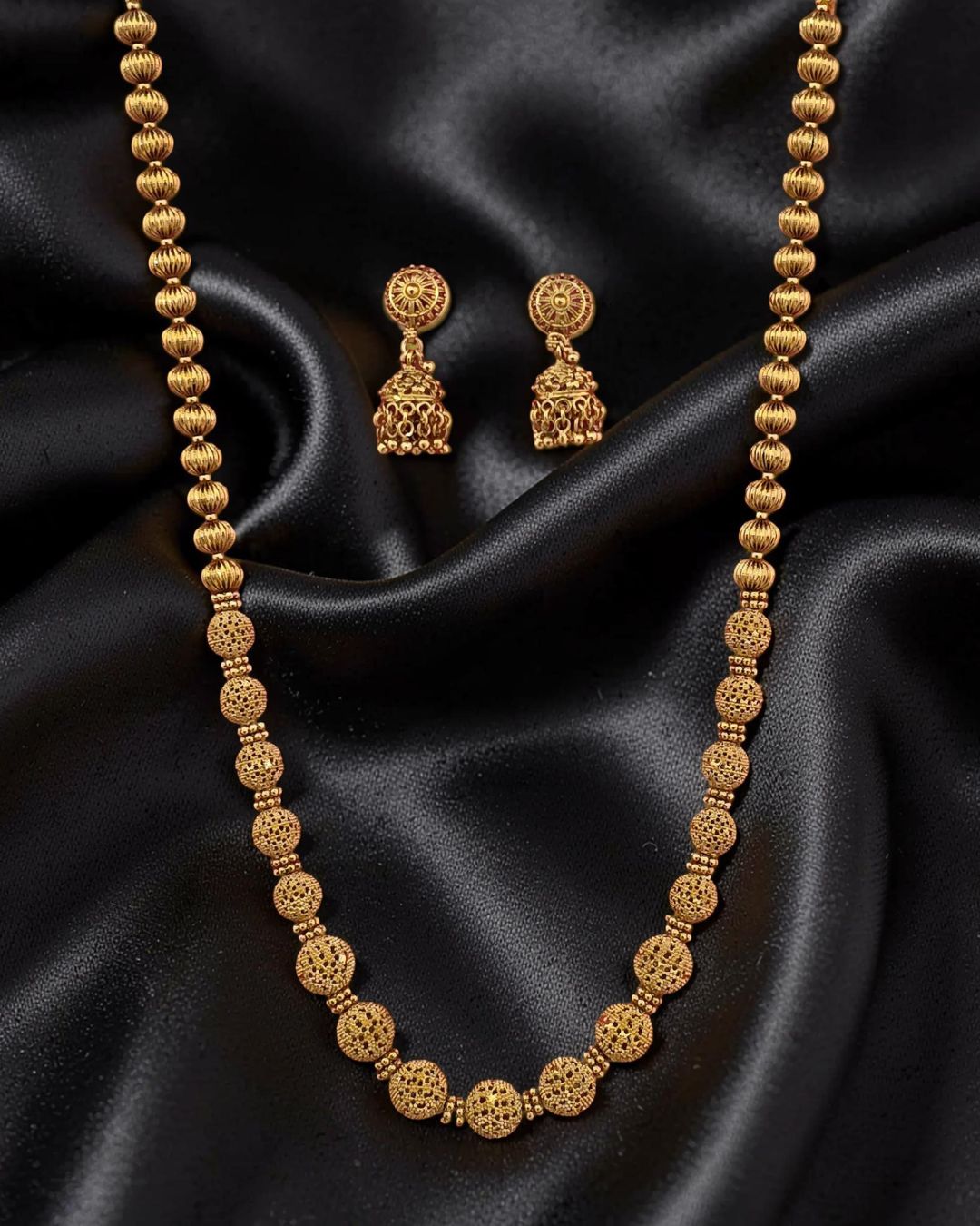 Amolika Antique Golden Necklace Set