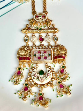 Noor-e-zewar Kundan Ruby Studded Necklace Set