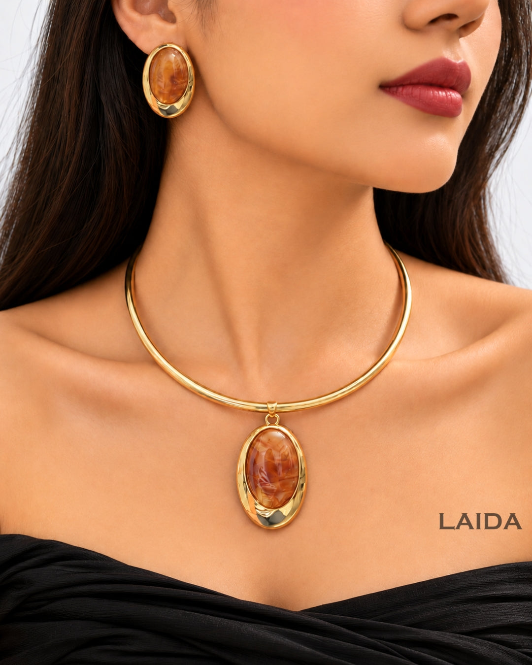 Brown Resin Hasli Necklace With Earrings
