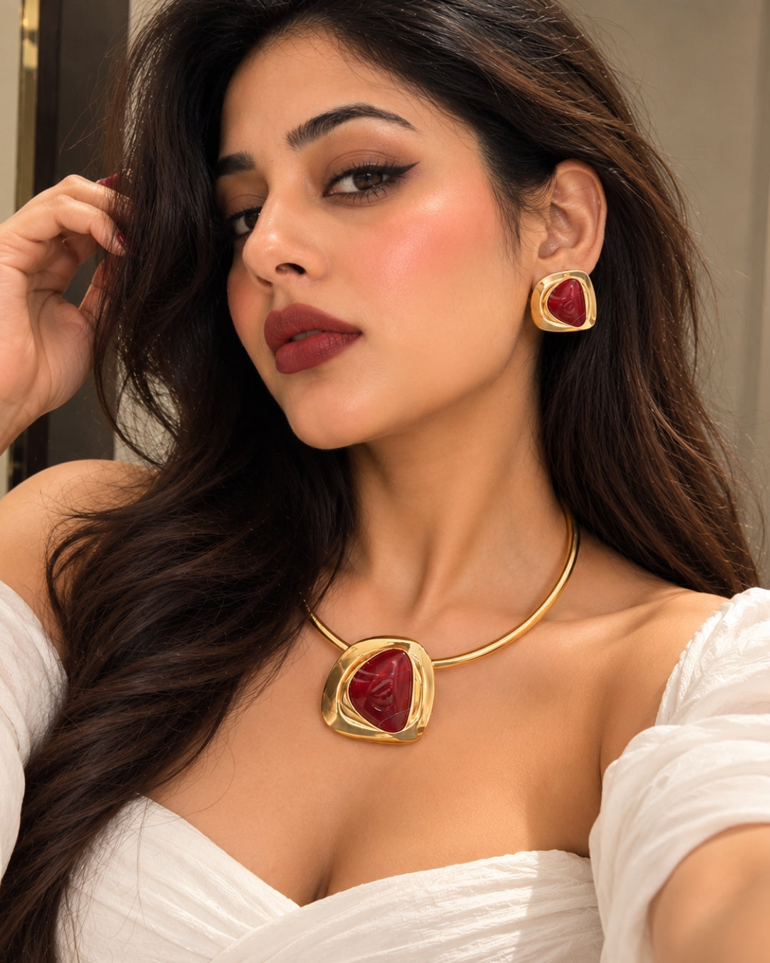 Red Resin Hasli Necklace With Earrings