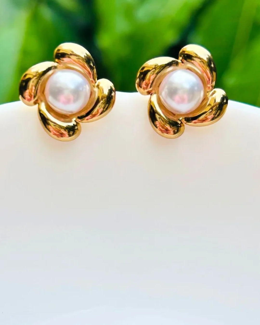 Flower Golden Pearl Stud Earrings