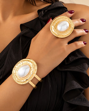 Retro White Pearl Handcuff With Finger Ring