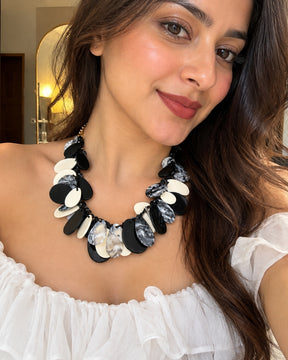 Black Chic Resin Necklace
