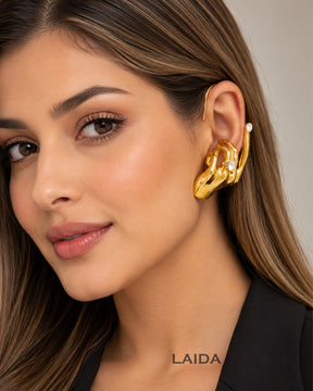 Retro Golden Hand Shaped Stone Studded Ear Cuff