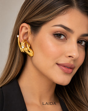 Retro Golden Hand Shaped Stone Studded Ear Cuff