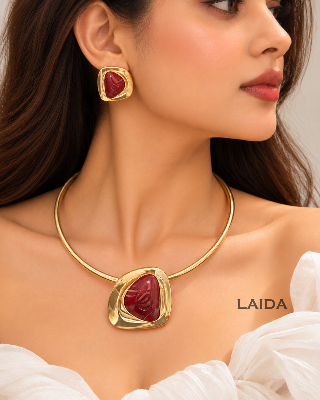 Red Resin Hasli Necklace With Earrings
