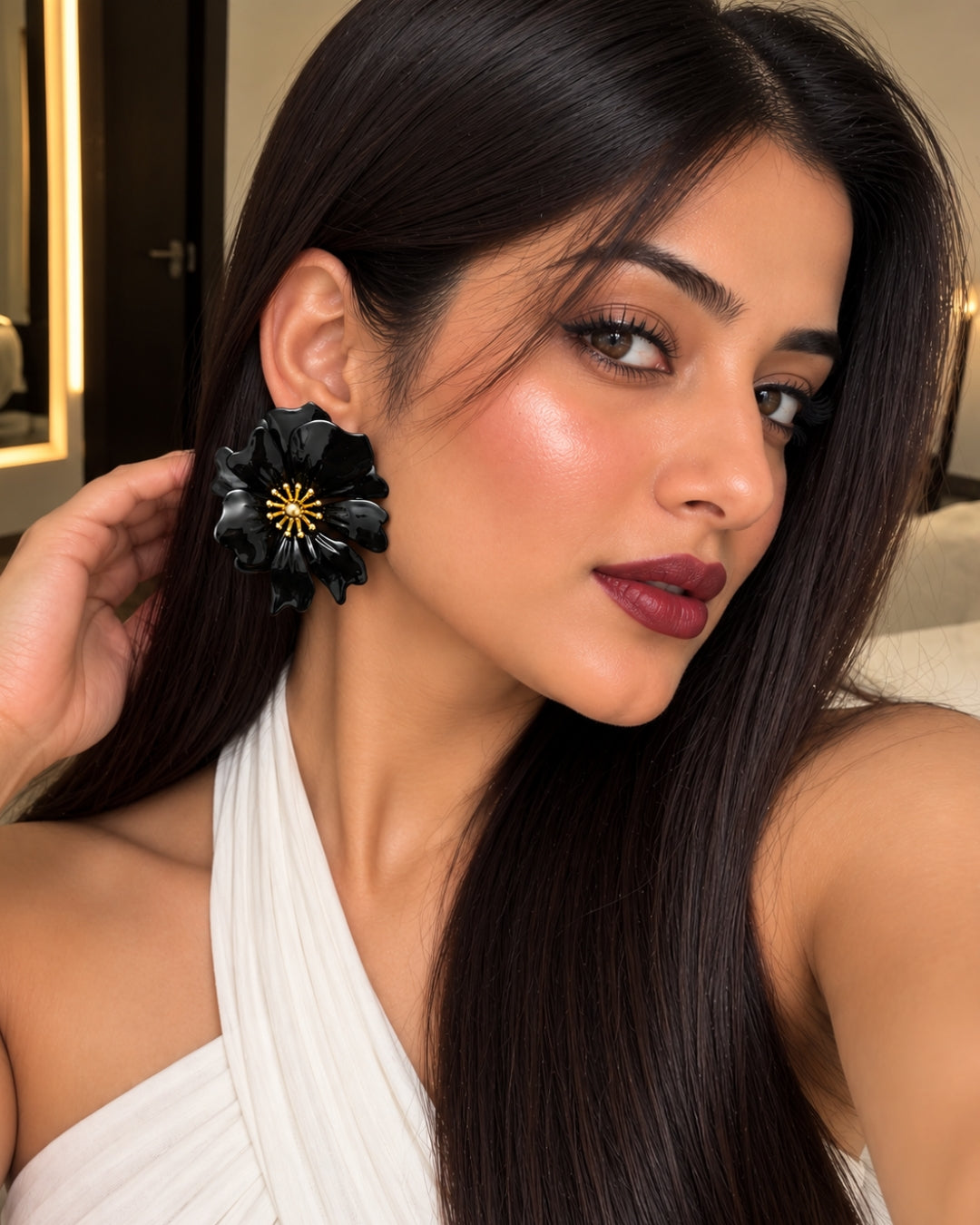 Vintage Black Floral Stud Earrings