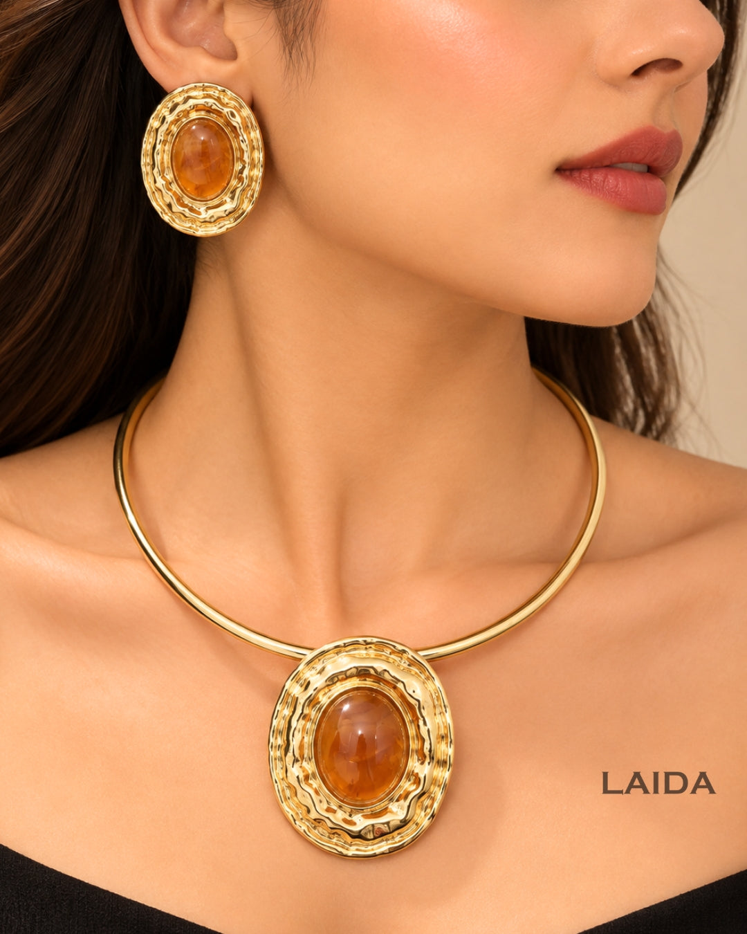 Brown Oval Resin Hasli Necklace With Earrings