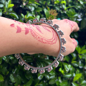 Laida Set of 4 German Silver Silver-Plated Oxidised Bangles