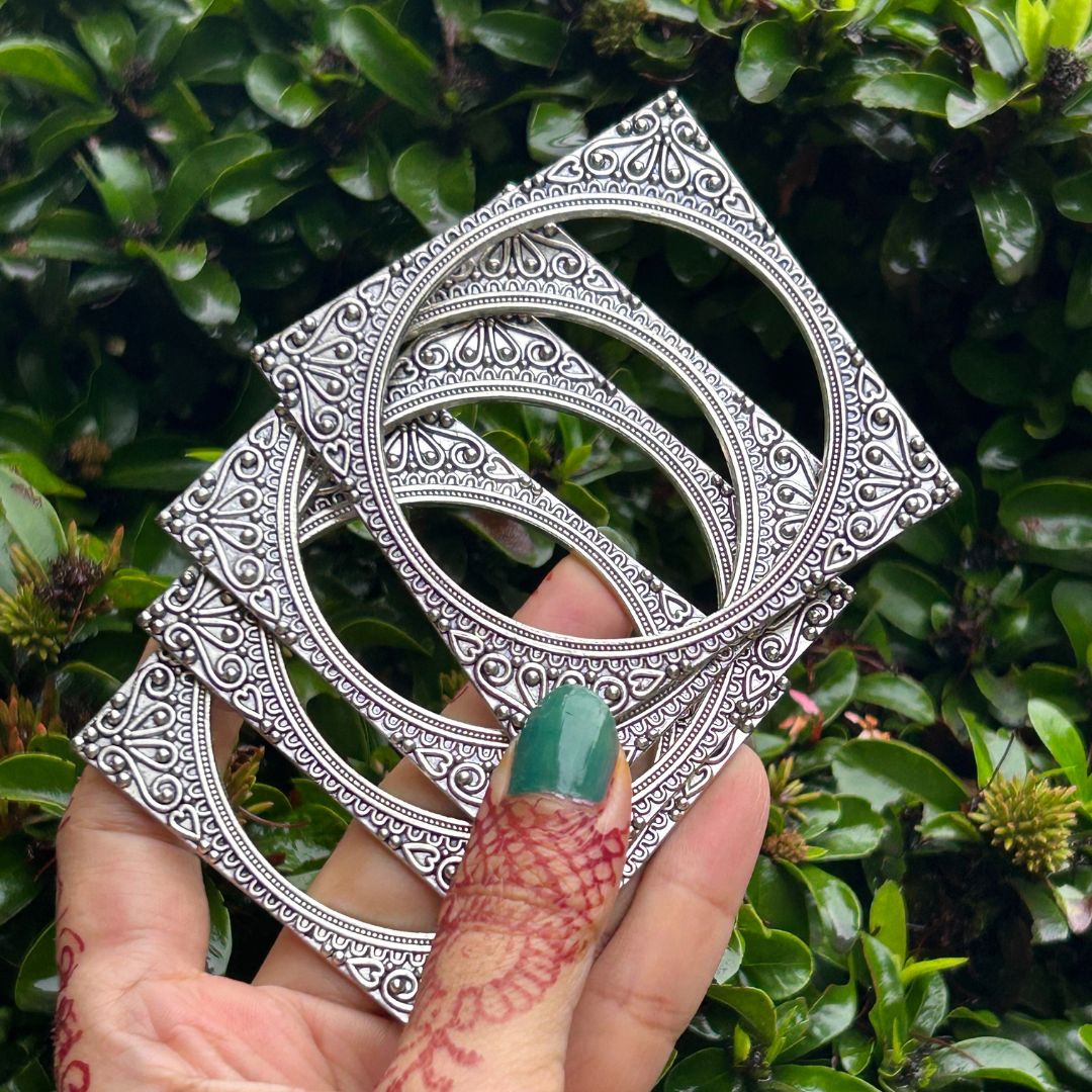 Laida Set of 4 Silver-Plated Oxidised Square Bangles