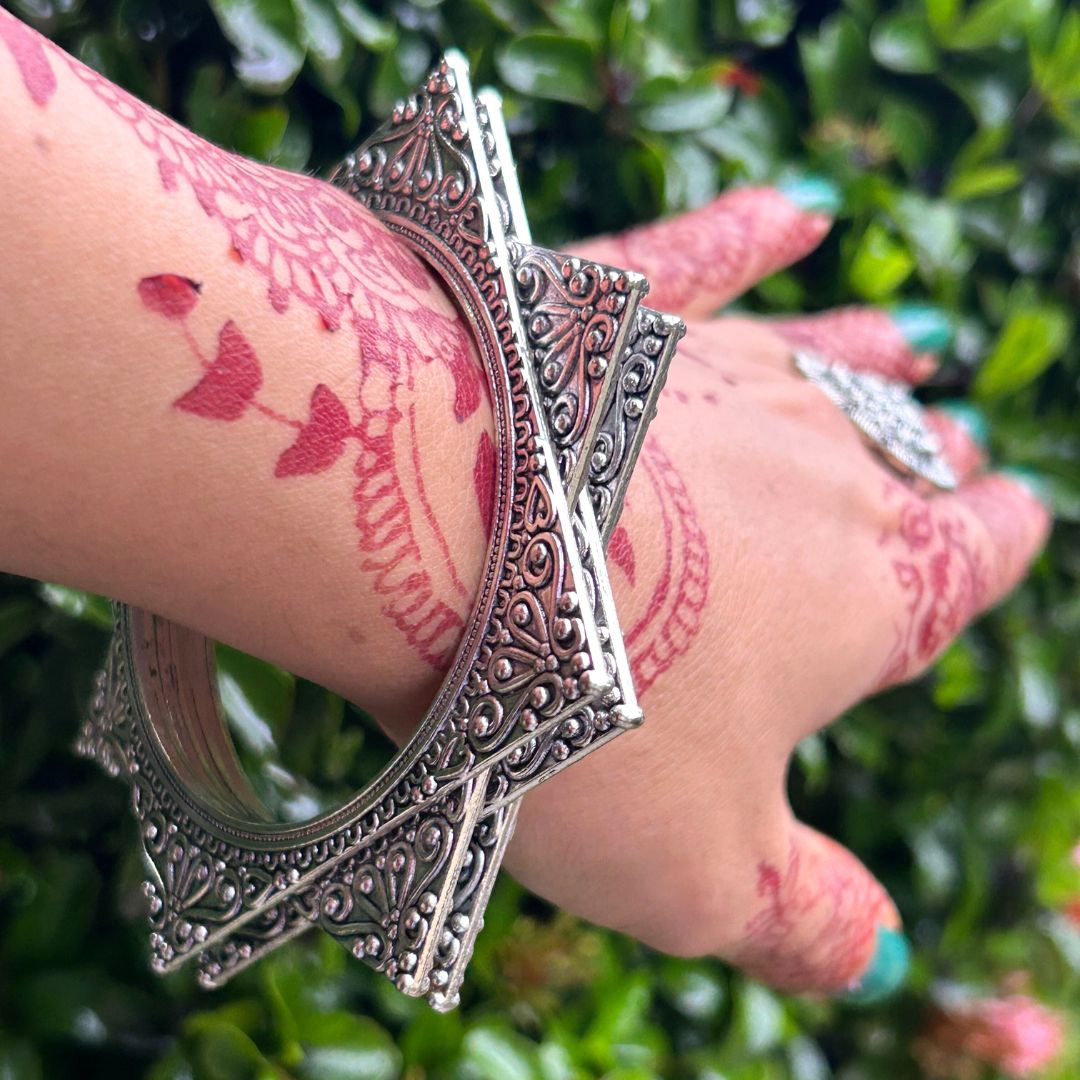 Laida Set of 4 Silver-Plated Oxidised Square Bangles
