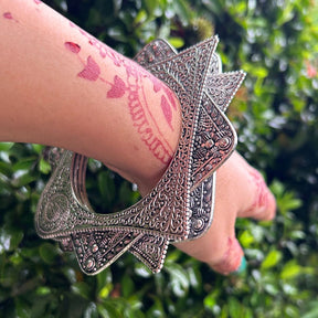 Laida Set of 2 German Silver Silver-Plated Oxidised Square Bangles