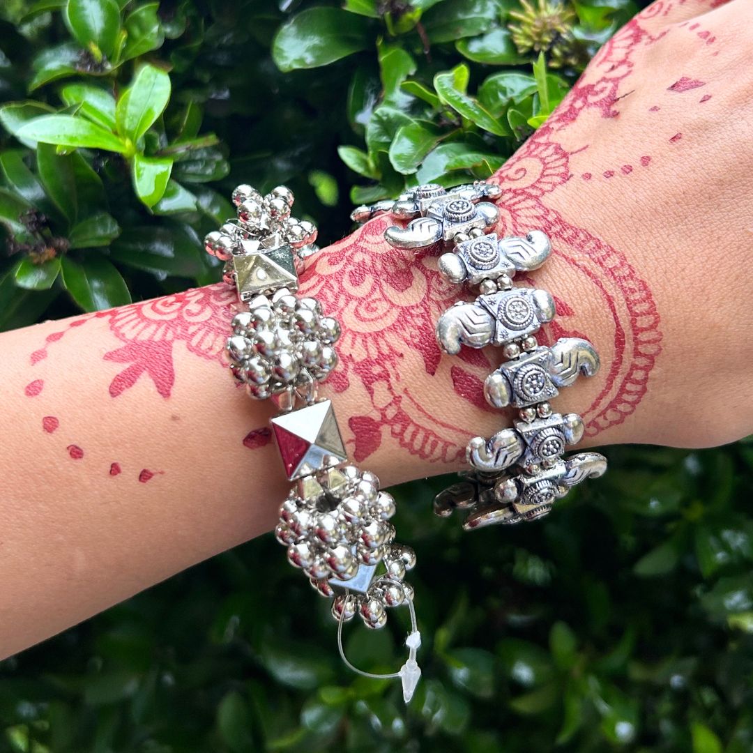 LAIDA Women Oxidised Silver-Plated Bracelet