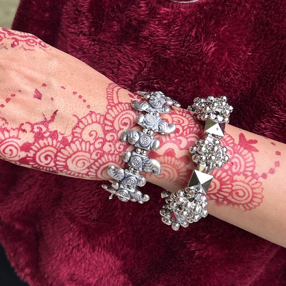 LAIDA Women Oxidised Silver-Plated Bracelet