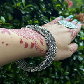 Laida Set of 4 Silver-Plated Oxidised Bangles