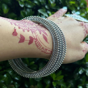 Laida Set of 4 Silver-Plated Oxidised Bangles